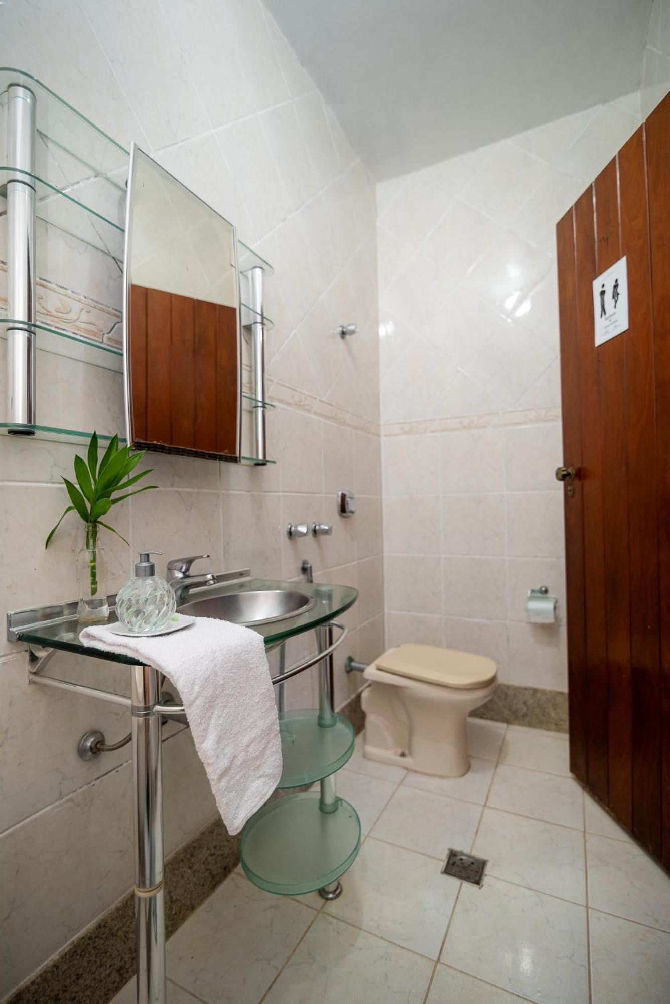 Hostel Lares برومادينهو المظهر الخارجي الصورة